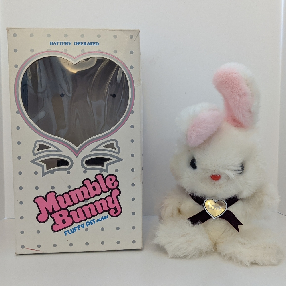 Iwaya 1983 Mumble Bunny White Bunny Rabbit Plush Fluffy Pet Series, WORKS!.